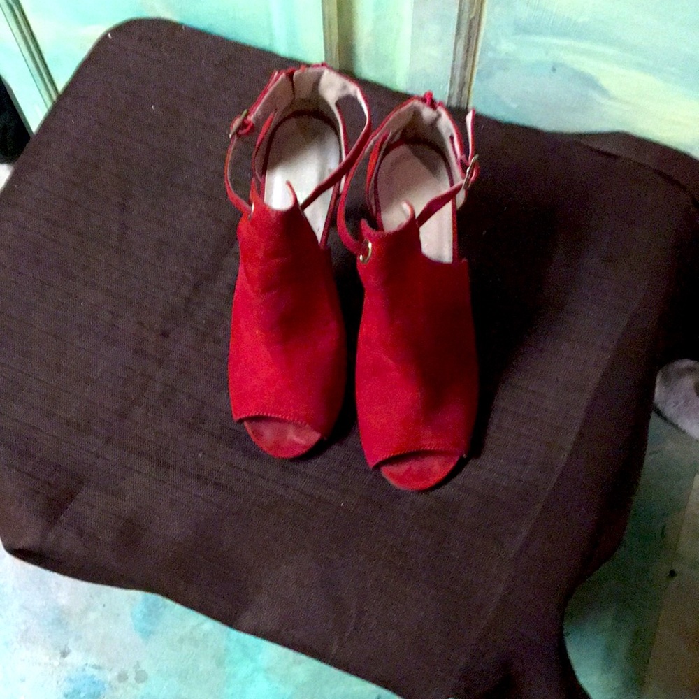 Size 7 pumps